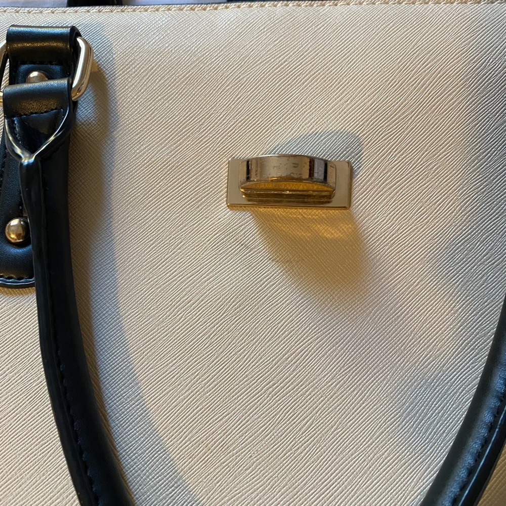 Handbag - Picture 3 of 5